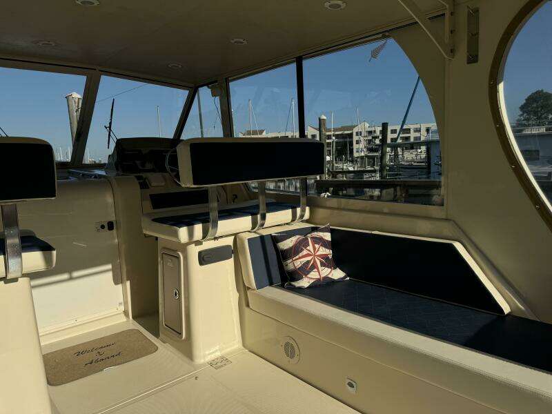 2008 Mainship 34 Pilot Hardtop
