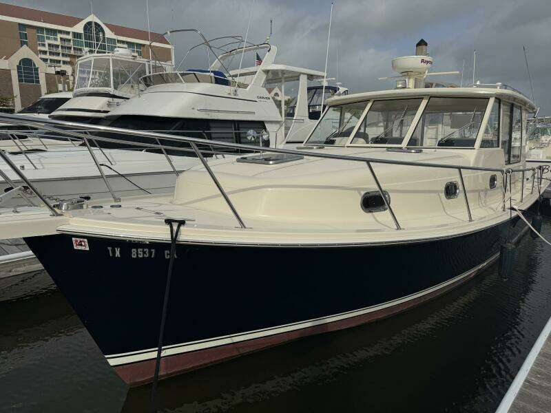 2008 Mainship 34 Pilot Hardtop