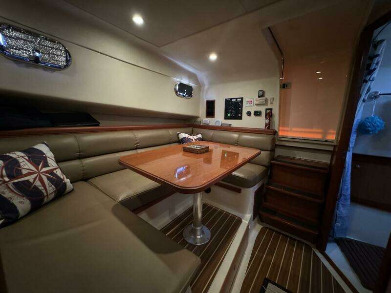 2008 Mainship 34 Pilot Hardtop