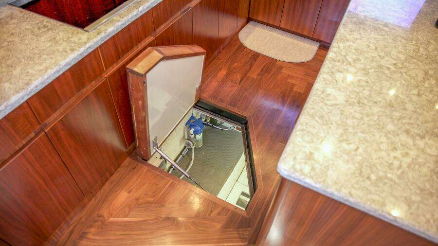 1991 Monterey 65 Convertible Emma Ruth