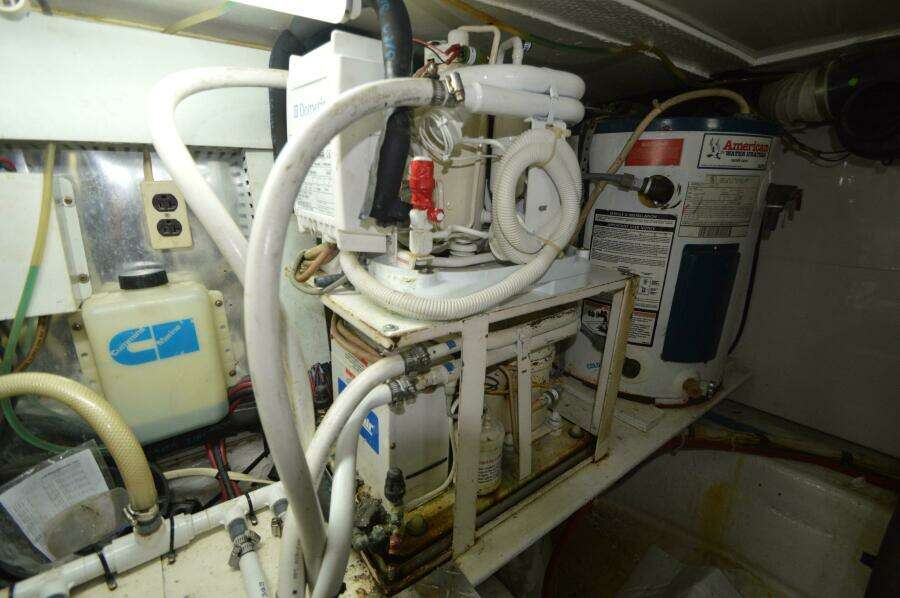 1995 Ocean 48 Cockpit Motor Yacht