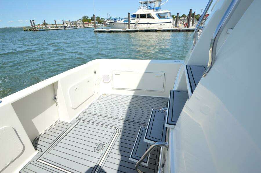 1995 Ocean 48 Cockpit Motor Yacht