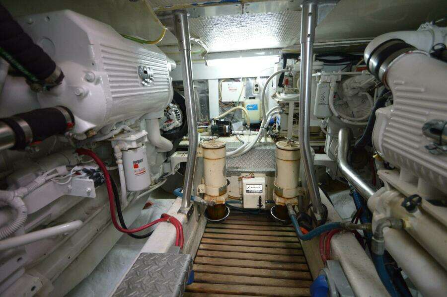 1995 Ocean 48 Cockpit Motor Yacht