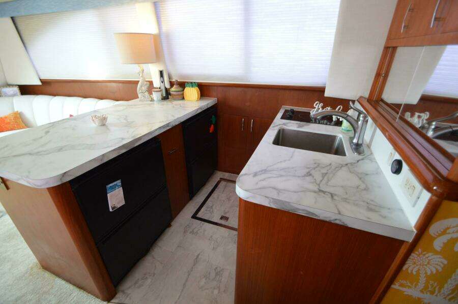 1995 Ocean 48 Cockpit Motor Yacht