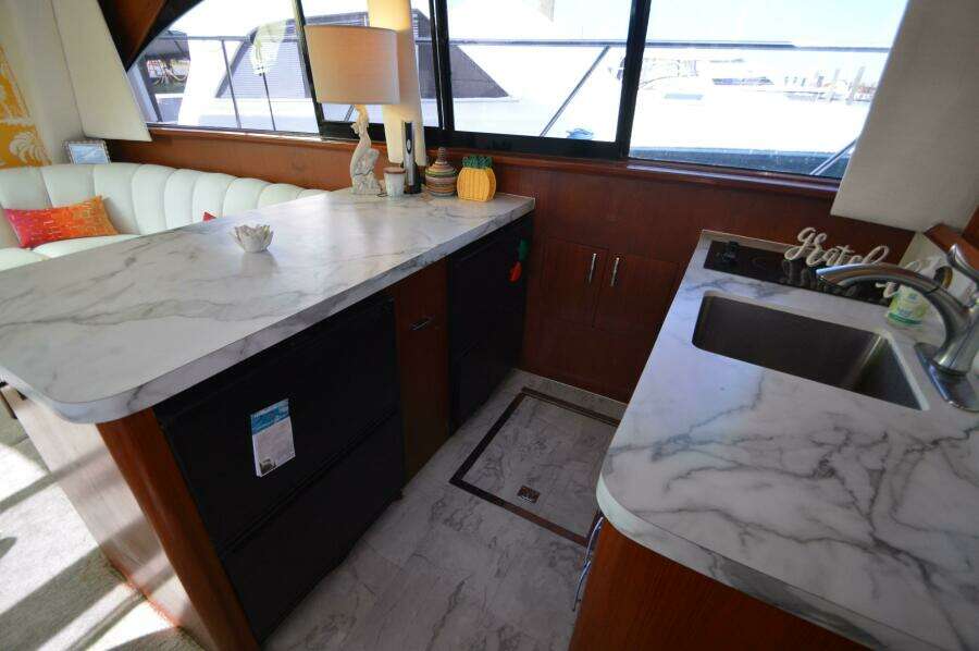 1995 Ocean 48 Cockpit Motor Yacht