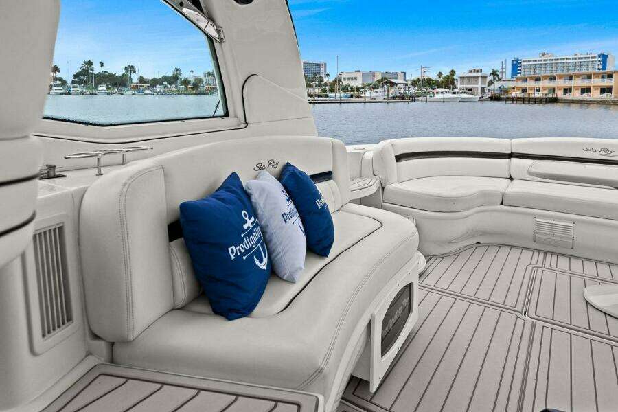 2005 Sea Ray 500 Sundancer