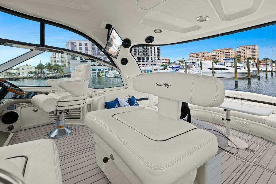 2005 Sea Ray 500 Sundancer