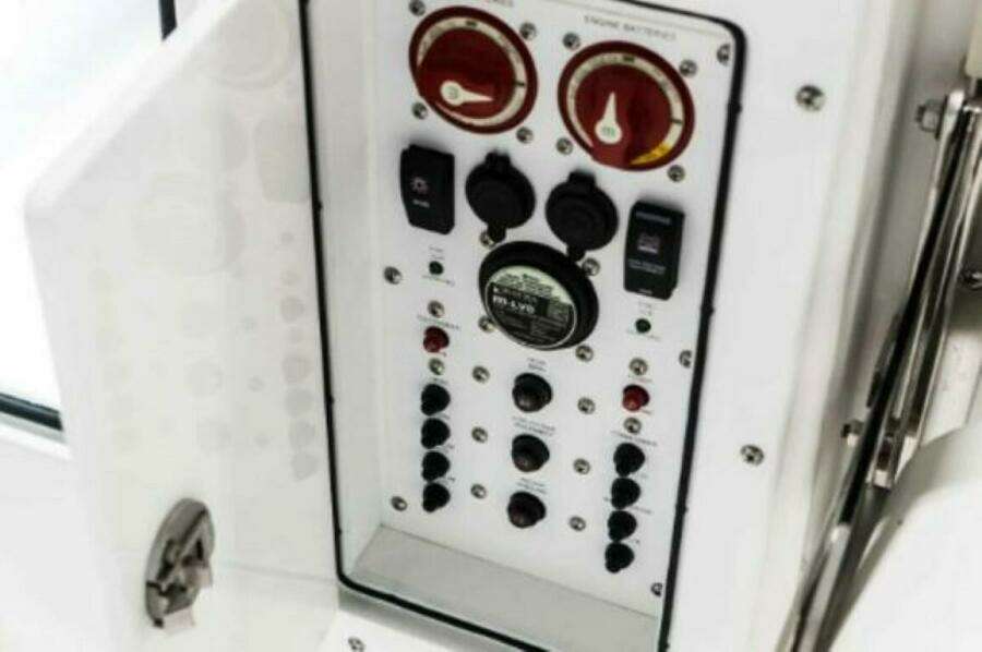 2025 Edgewater 280CX