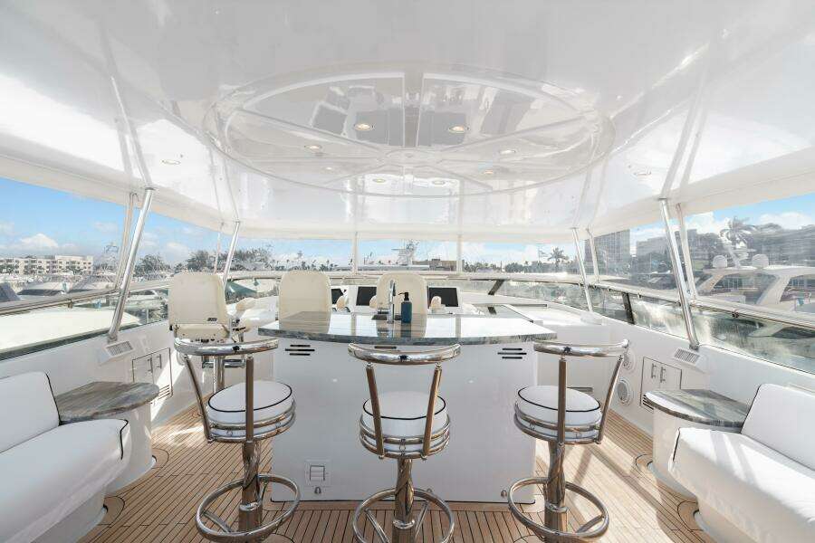 2005 Hatteras 100 Motor Yacht