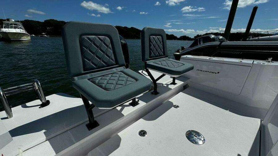 2022 Axopar 28 T-Top