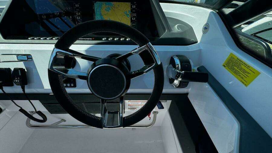 2022 Axopar 28 T-Top