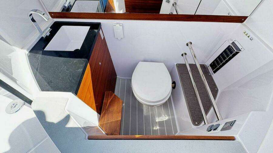 2022 Axopar 28 T-Top