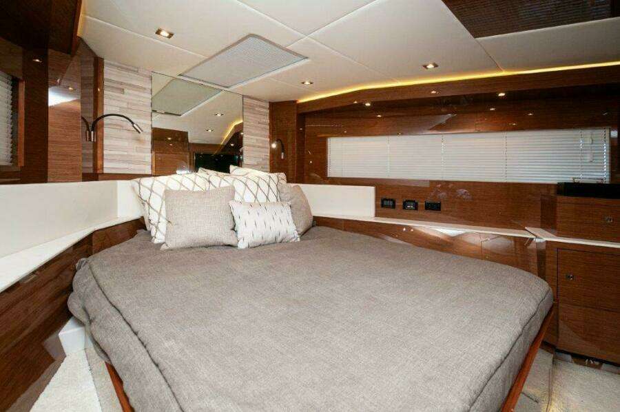 2020 Cruisers Yachts- HARPER BELL- VIP SR 2