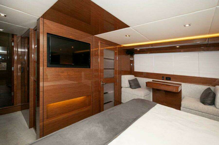 2020 Cruisers Yachts- HARPER BELL- Master SR 6