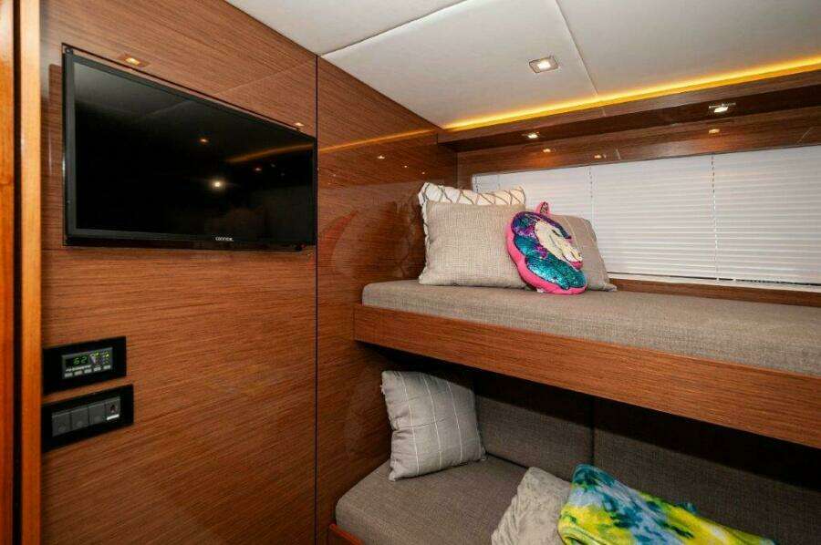 2020 Cruisers Yachts- HARPER BELL- Bunk Room 2