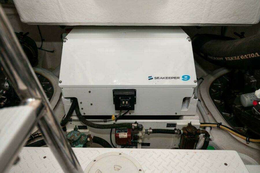 2020 Cruisers Yachts- HARPER BELL- Seakeeper