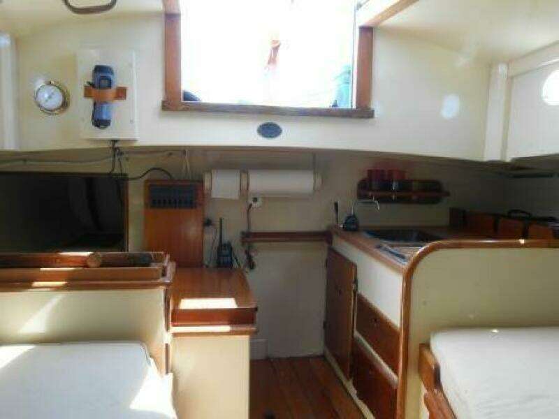 Aft cabin and companionway, port quarterberth
