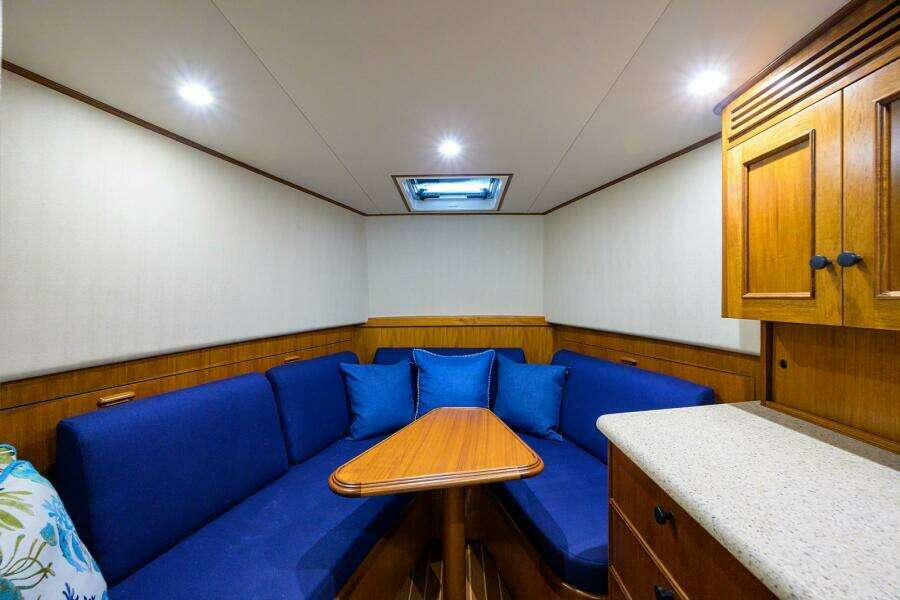 Forward Cabin Dinette