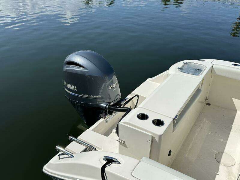 2023 Cobia 220 CC