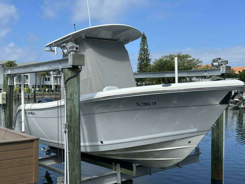 2023 Cobia 220 CC