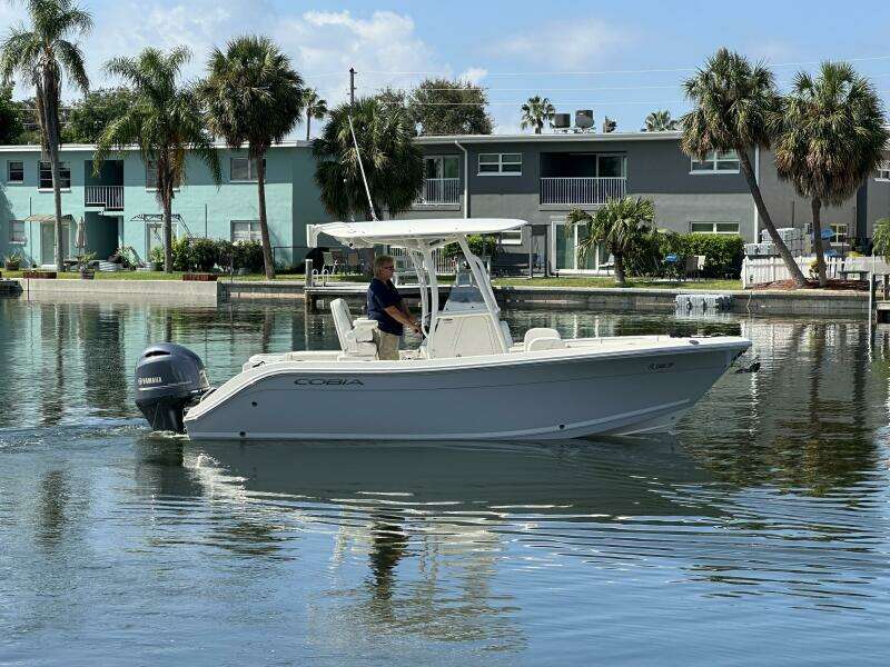2023 Cobia 220 CC