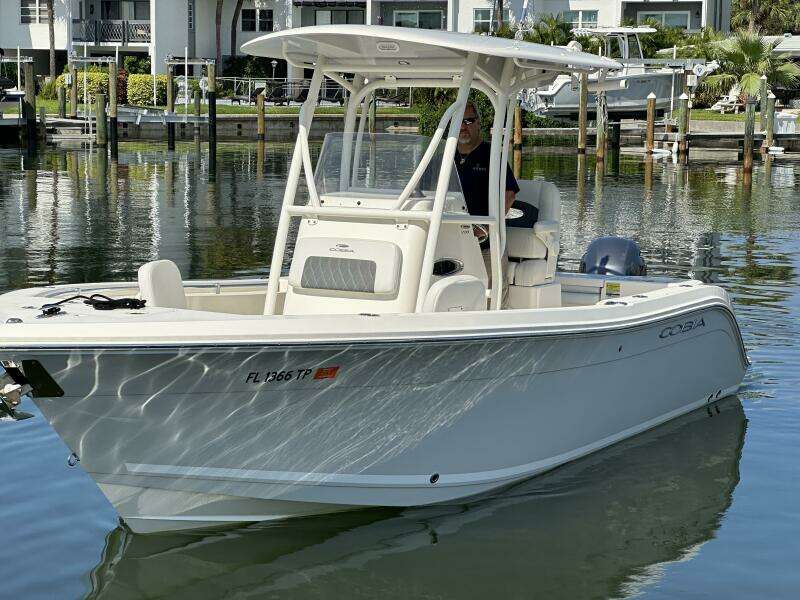 2023 Cobia 220 CC
