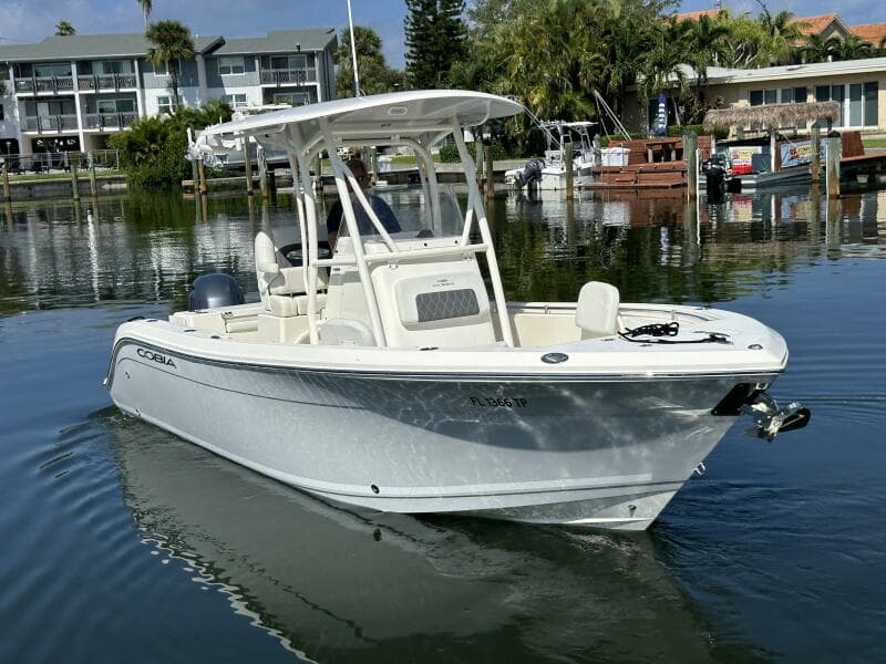 2023 Cobia 220 CC