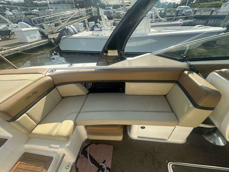 2014 Sea Ray 270 SLX