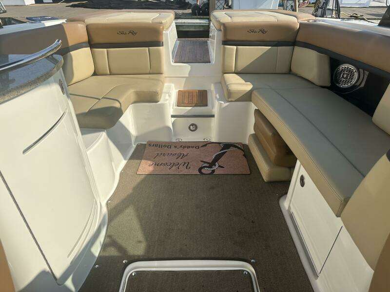 2014 Sea Ray 270 SLX