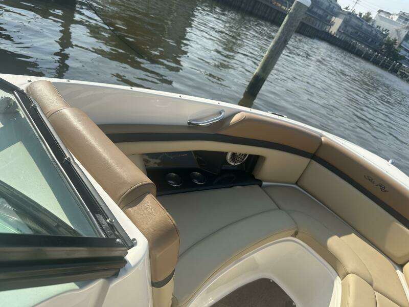 2014 Sea Ray 270 SLX