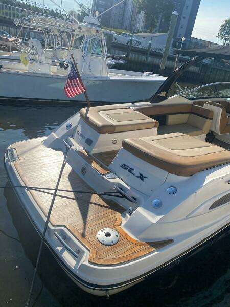 2014 Sea Ray 270 SLX