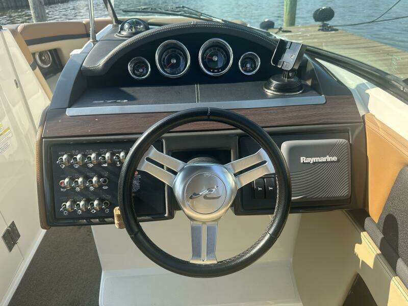 2014 Sea Ray 270 SLX