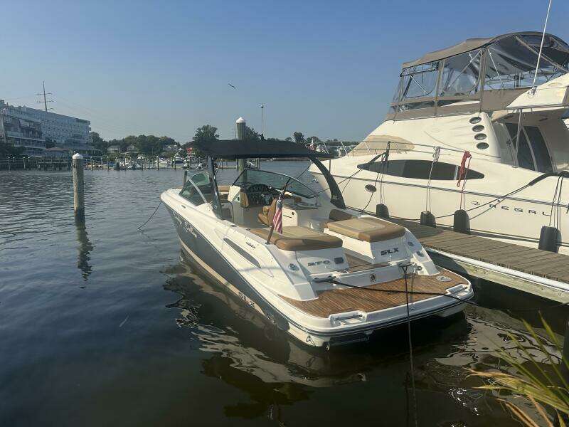2014 Sea Ray 270 SLX