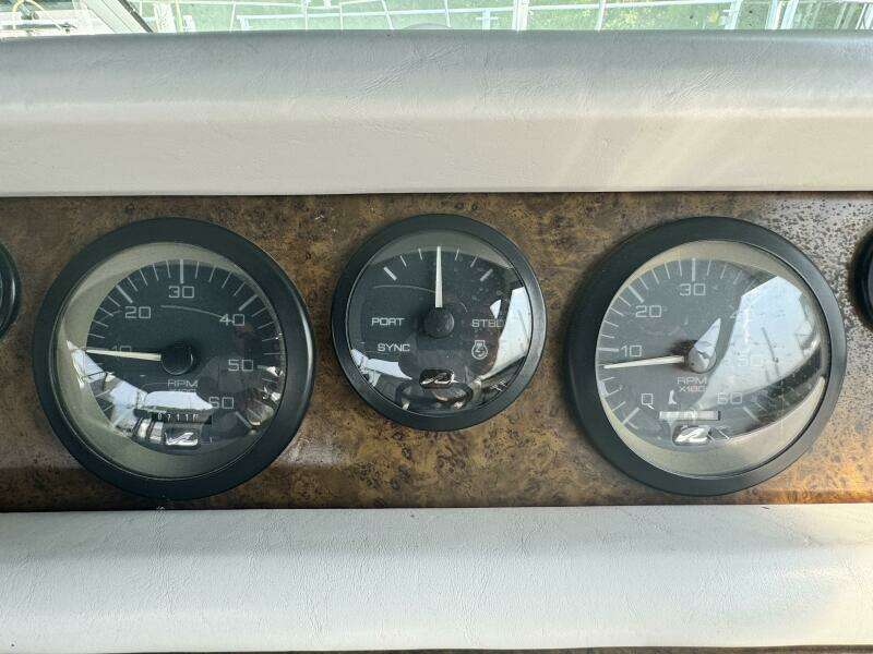 1995 Sea Ray Express Cruiser