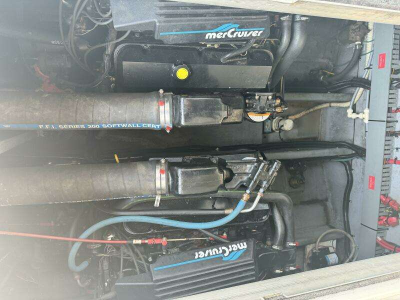 1995 Sea Ray Express Cruiser