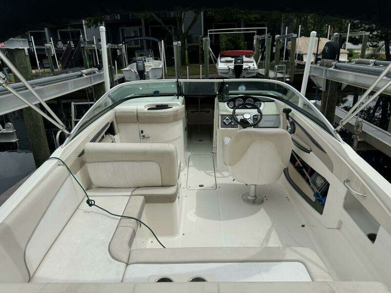 2013 Sea Ray 240 Sundeck
