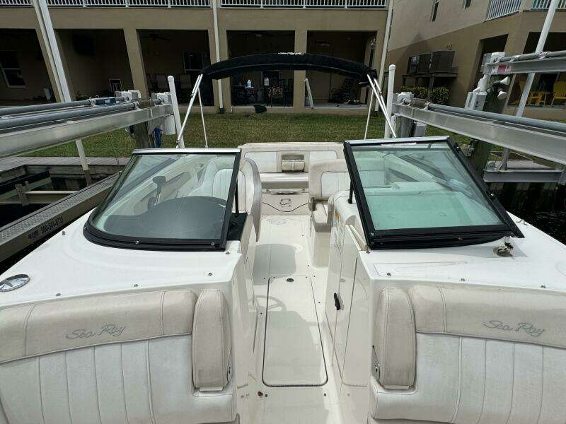 2013 Sea Ray 240 Sundeck