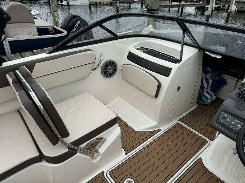 2018 Bayliner VR5 Bowrider OB