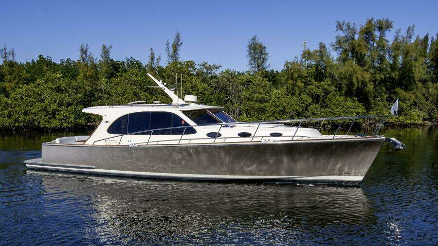 2017 Palm Beach Motor Yachts PB42
