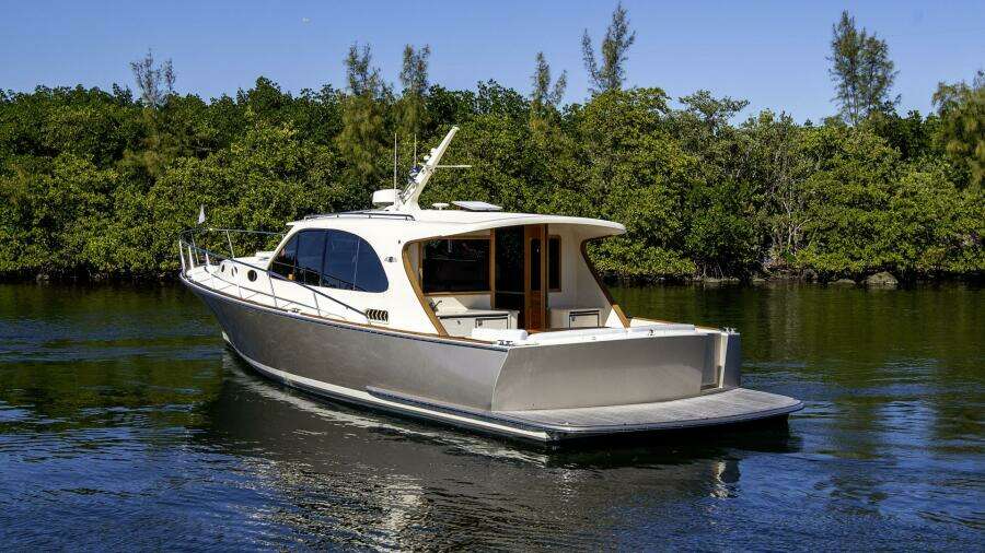 2017 Palm Beach Motor Yachts PB42