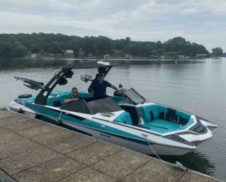 2020 Malibu 32 MXZ