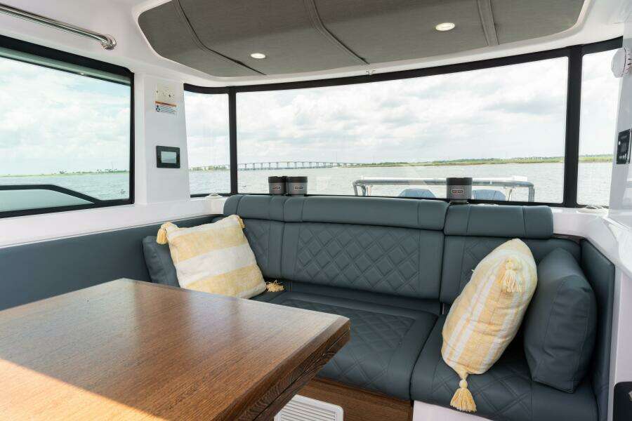 2023 Axopar 37XC Cross Cabin