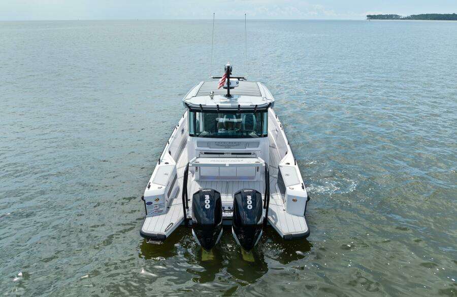 2023 Axopar 37XC Cross Cabin