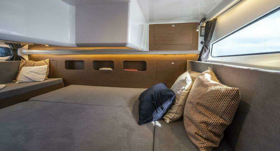 2026 Beneteau Antares 11