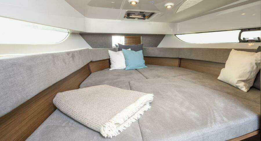 2025 Beneteau Flyer 9 SunDeck