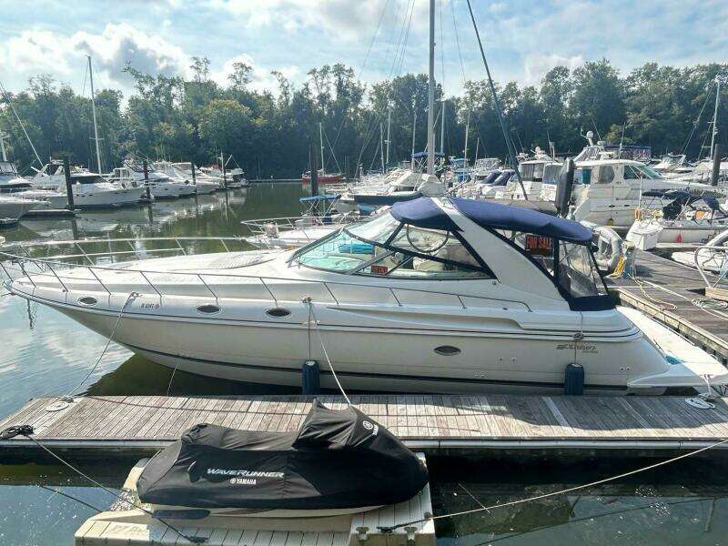 1997 Cruisers Yachts 4270 Esprit