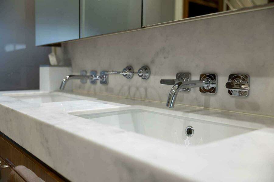 2017 Sunseeker 95 Yacht