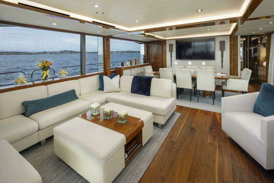 2017 Sunseeker 95 Yacht