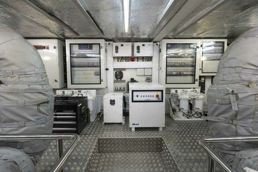 2017 Sunseeker 95 Yacht