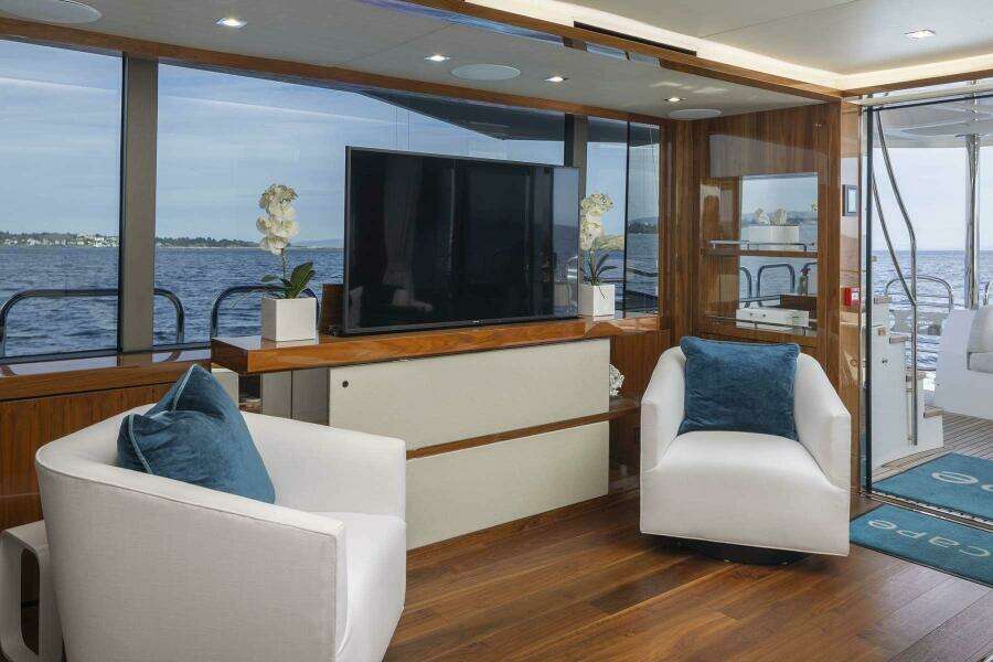 2017 Sunseeker 95 Yacht